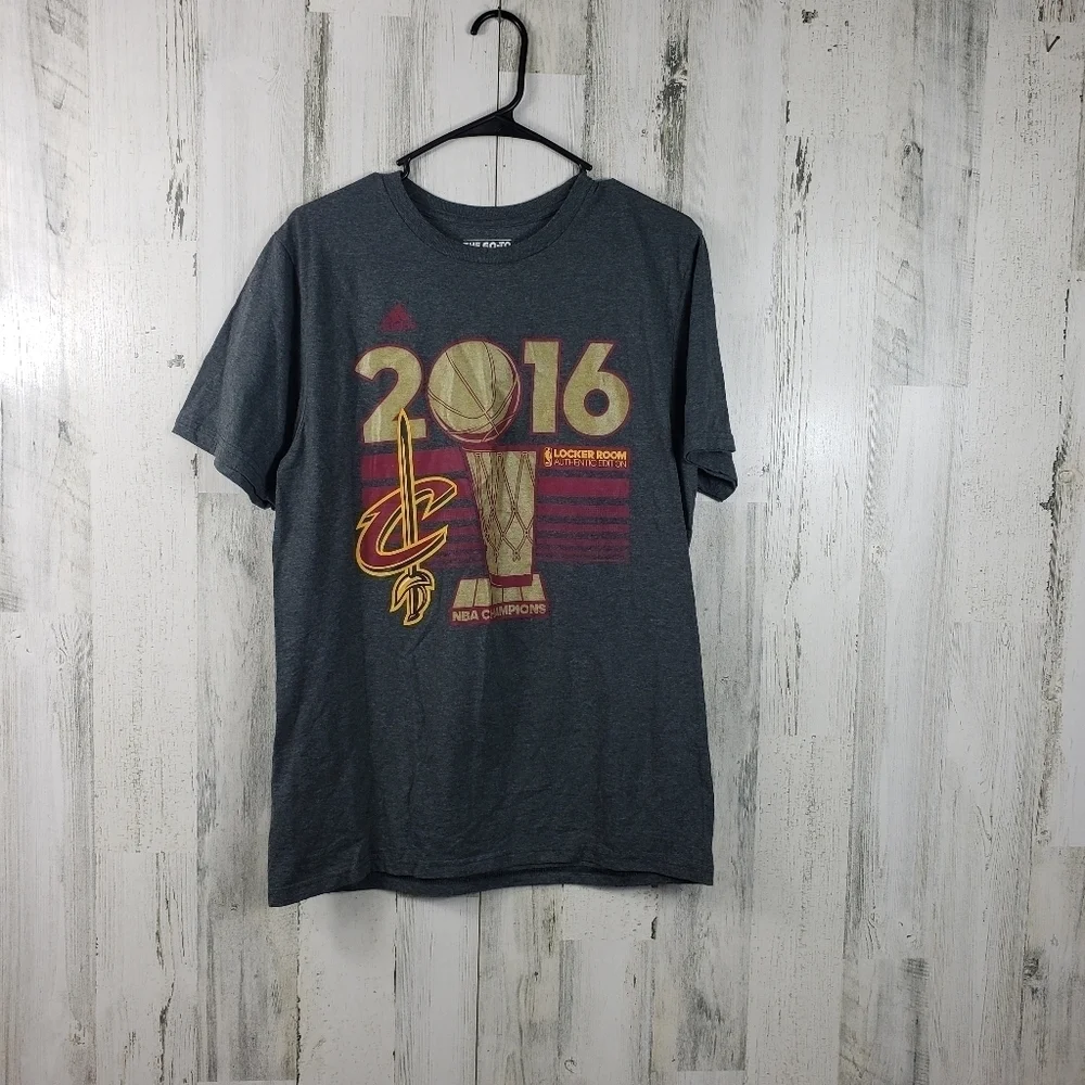 mens Adidas the go to tee Cleveland Cavaliers 2016 short sleeve tshirt M